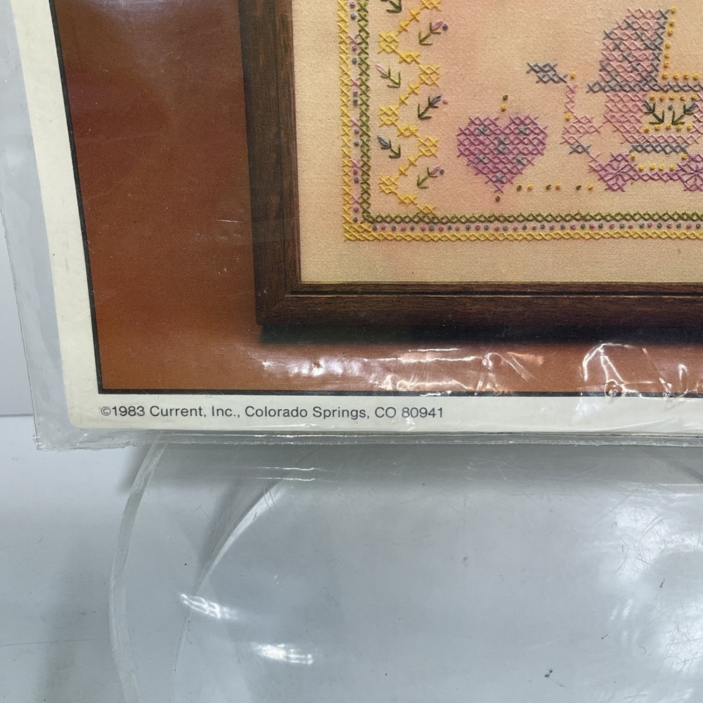 Current Hearts N Flowers Cross Stitch Kit 7154-9 Baby Birth 11" x 14" 1983 VTG - Picture 4 of 5